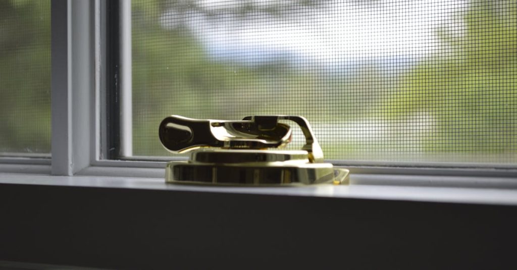 découvrez des solutions innovantes pour la protection des fenêtres, alliant sécurité et esthétique. protégez votre maison des intempéries et des intrusions grâce à nos produits de qualité supérieure.