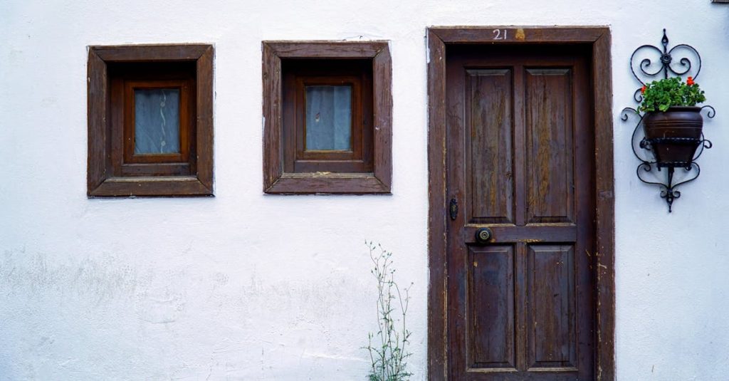 découvrez notre sélection de fenêtres en bois alliant élégance et performance. offrant une excellente isolation et une esthétique naturelle, nos fenêtres en bois sont idéales pour embellir votre maison tout en respectant l'environnement.