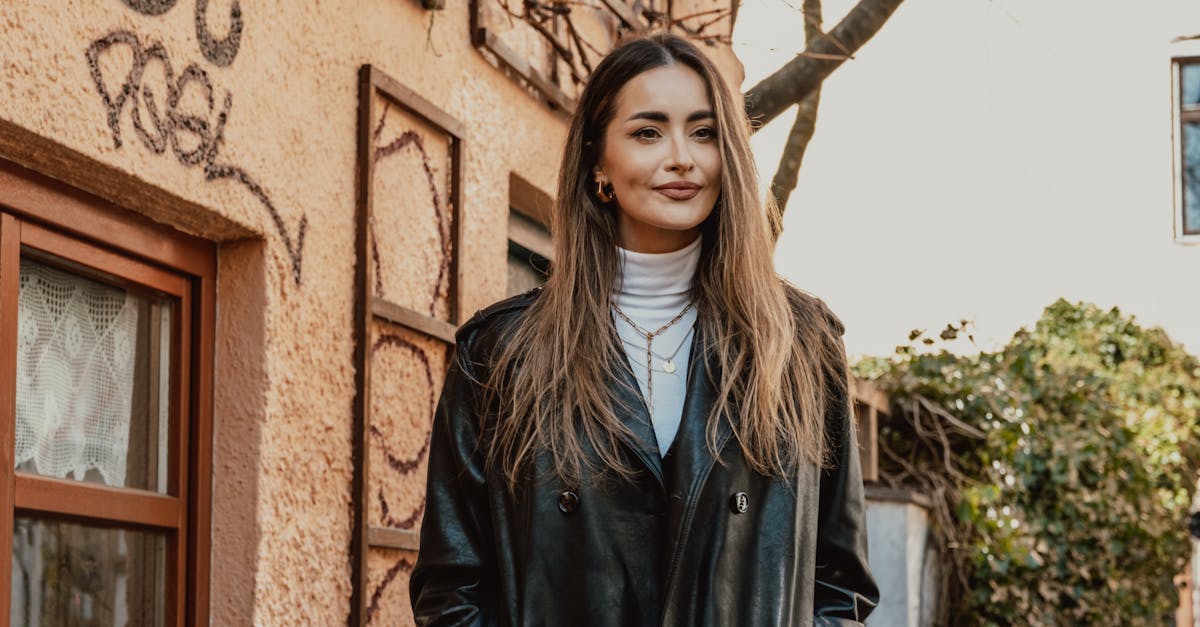 découvrez nos fenêtres en bois, alliant élégance et durabilité. offrez à votre maison une touche chaleureuse et naturelle tout en bénéficiant d'une excellente isolation thermique. idéales pour un style classique et respectueux de l'environnement.